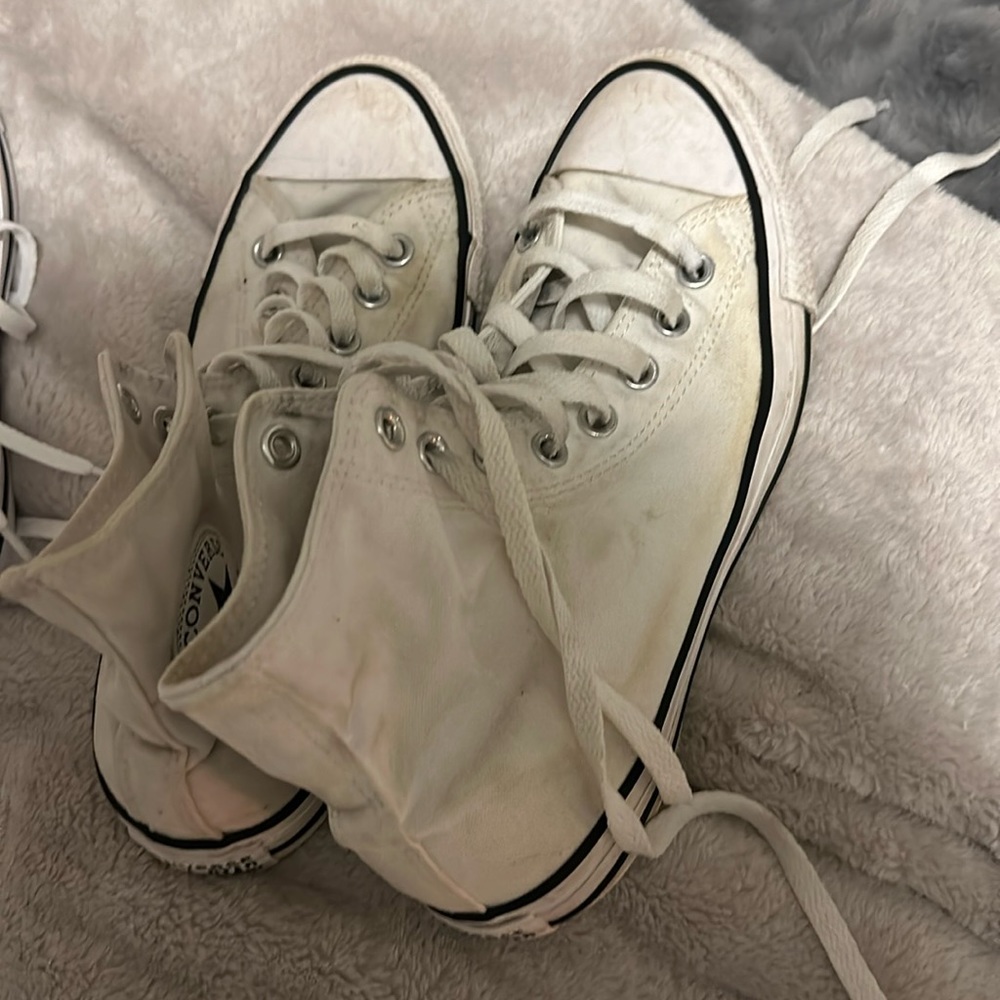2 pairs of converse